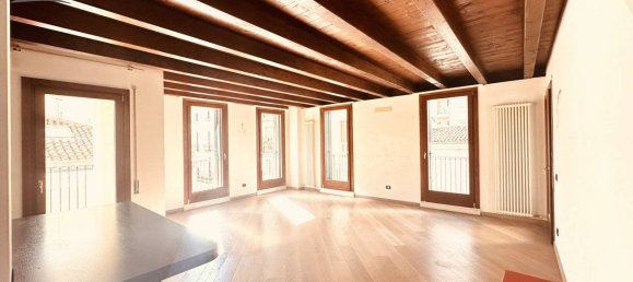 Apartamento de 2 dormitorios en Thiene, Italy No. 324332 2