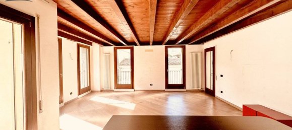 Apartamento de 2 dormitorios en Thiene, Italy No. 324332 3