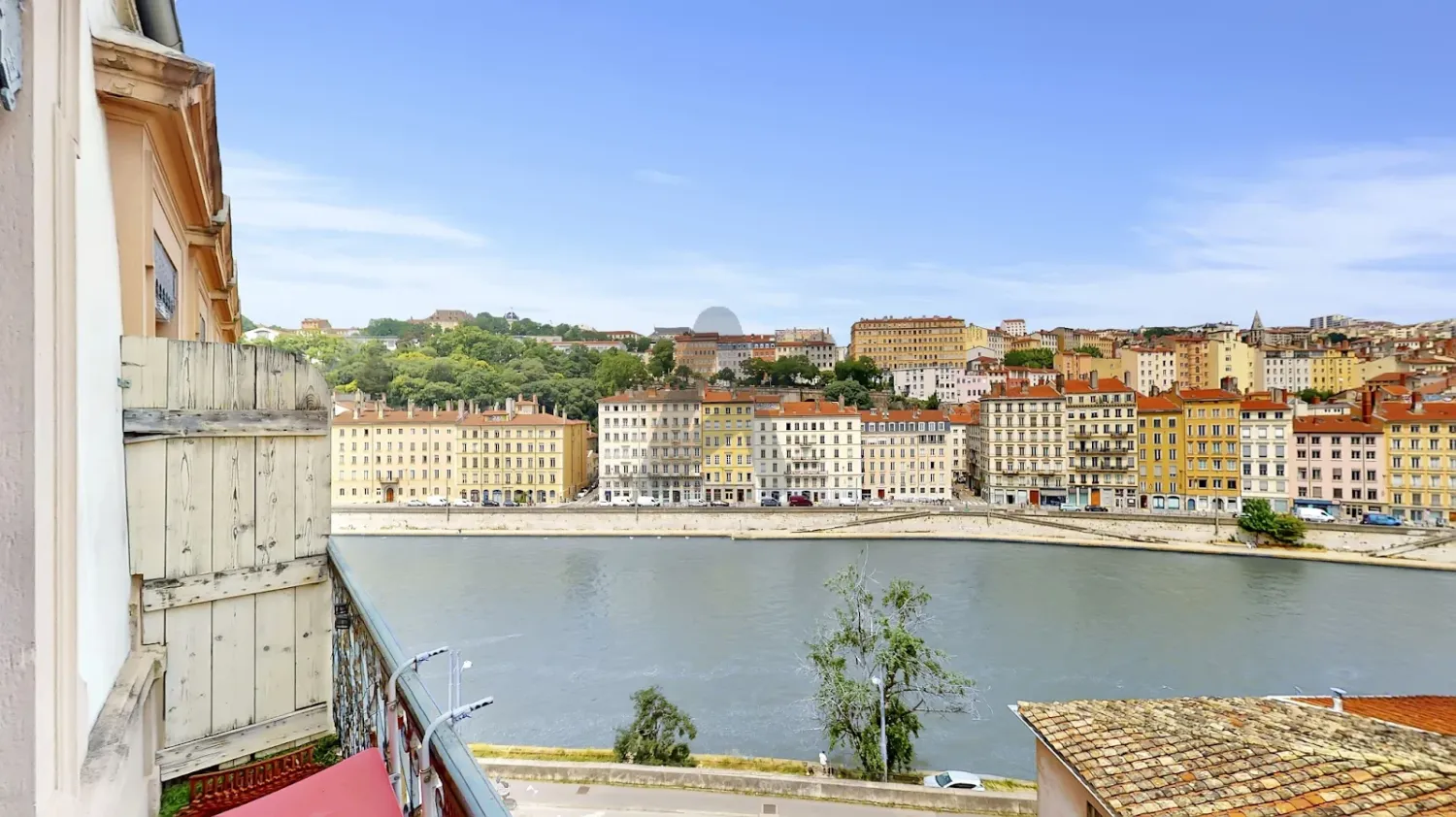 2 Schlafzimmer Doppelhaus in Lyon, France, Nr. 321700