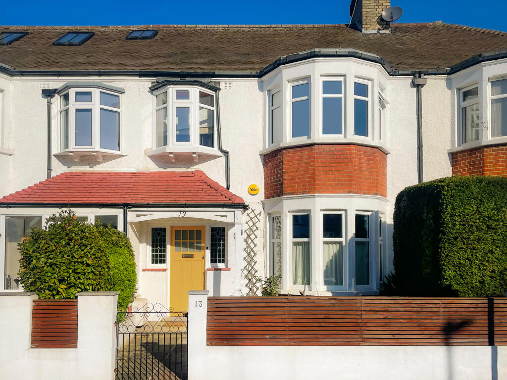 3 bedrooms House in London, United Kingdom No. 14216