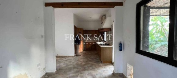 Villa de 3 dormitorios en Swieqi, Malta No. 2640 4