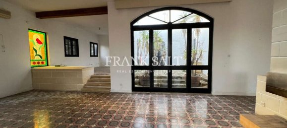 Villa de 3 dormitorios en Swieqi, Malta No. 2640 5