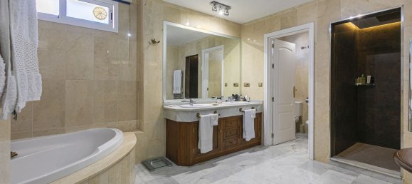 Dúplex de 3 dormitorios en Marbella, Spain No. 80650 28