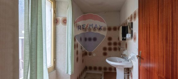 Casa de 4 habitaciónes en Iseo, Italy No. 2247 12