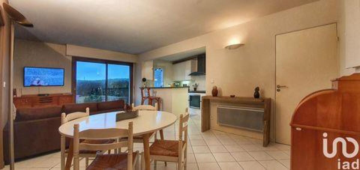 2 bedrooms Condo in Vannes, France No. 7400
