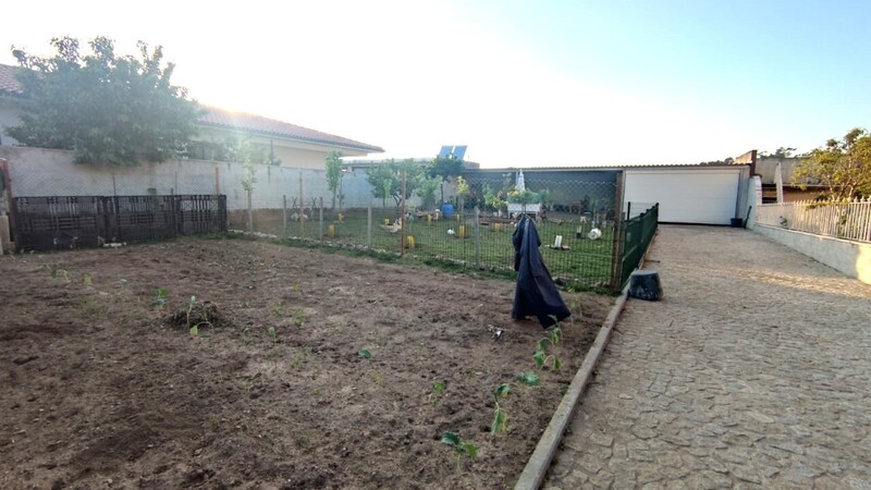 545m² Land in Milheiros de Poiares, Portugal No. 190308