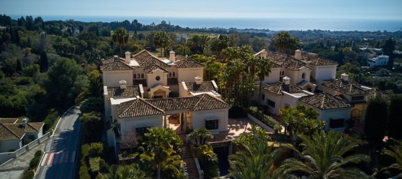 5 bedrooms Villa in Marbella, Spain No. 638 6