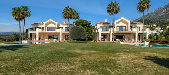 5 bedrooms Villa in Marbella, Spain No. 638 17