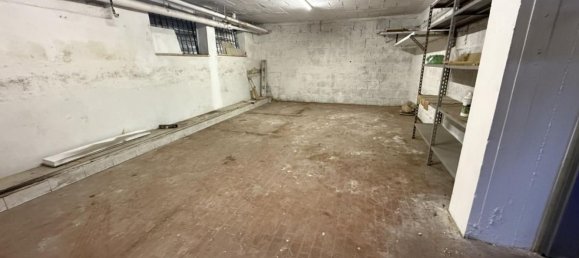 44m² Garage in Rome, Italy No. 381169 2