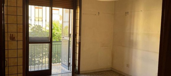 4 bedrooms Apartment in Scafati, Italy No. 352967 5