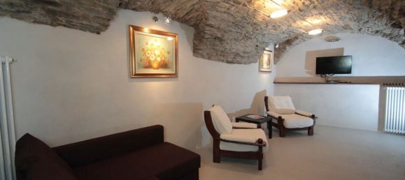 2غرفة منزل ذو طابقين في Oggebbio, Italy رقم 174473 9