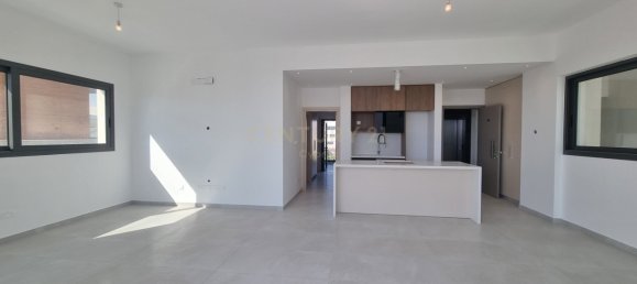 2 bedrooms Apartment in Germasogeia, Cyprus No. 3096 4