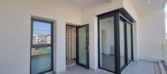 2 bedrooms Apartment in Germasogeia, Cyprus No. 3096 9