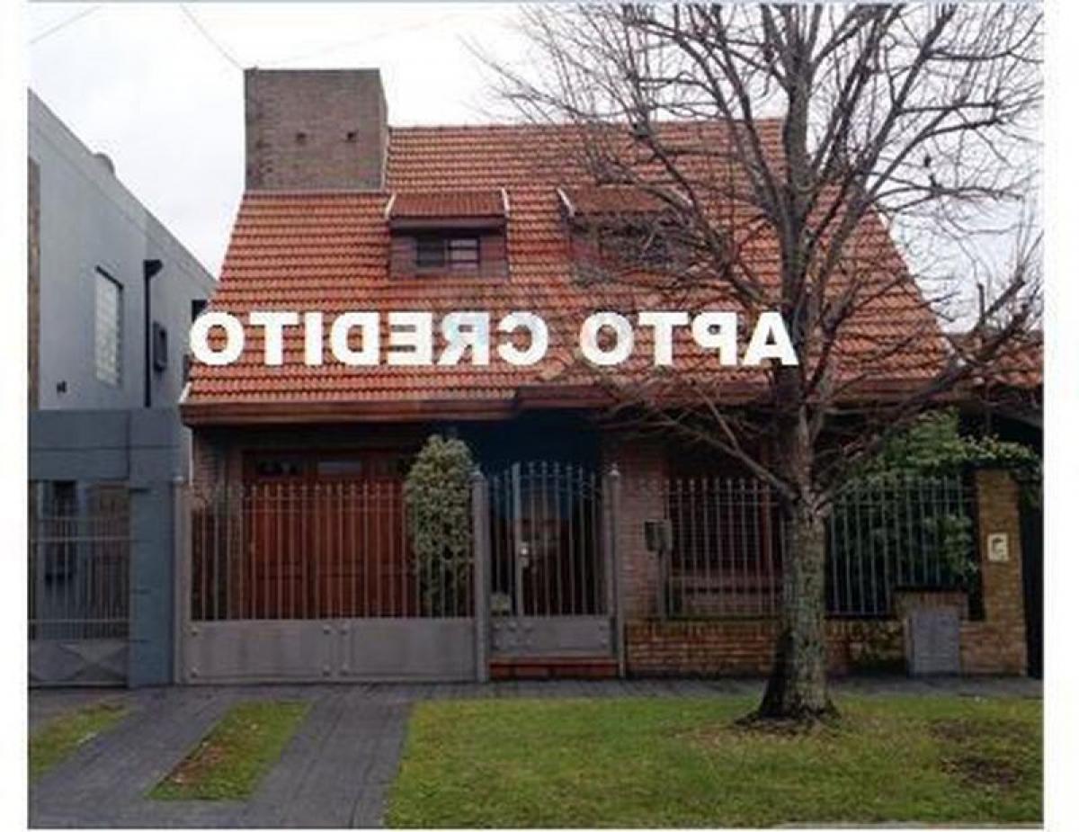 3 bedrooms House in Quilmes, Argentina No. 60174