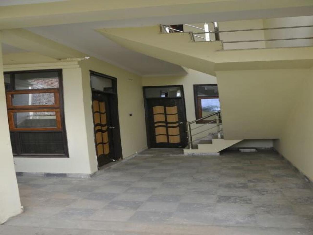 3 bedrooms House in Lucknow, India No. 20888