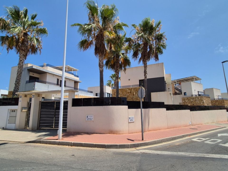 4 chambres Villa à Torrevieja, Spain No. 183590