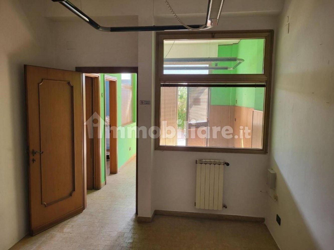 Bureau à Campi Bisenzio, Italy 45m² No. 366826