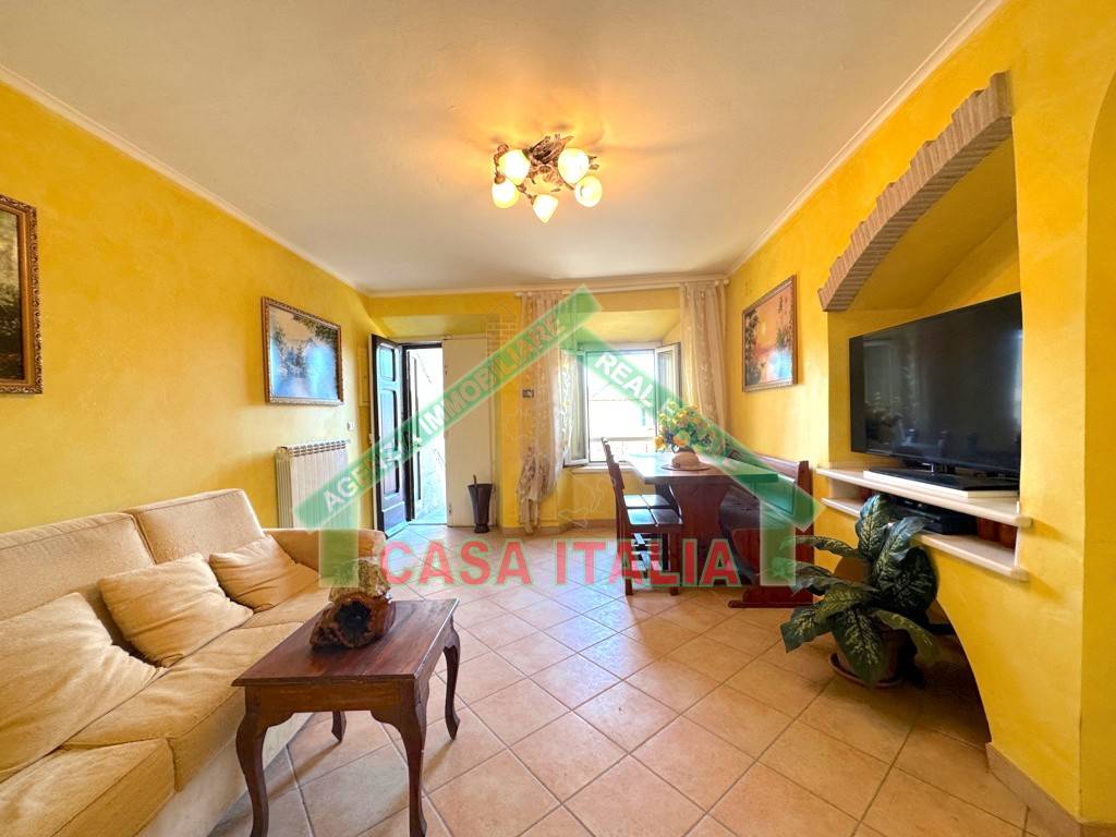 2 Schlafzimmer Wohnung in Capodimonte, Italy, Nr. 13523