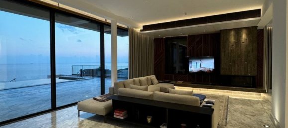 5 bedrooms Villa in Agios Tychonas, Cyprus No. 35335 3