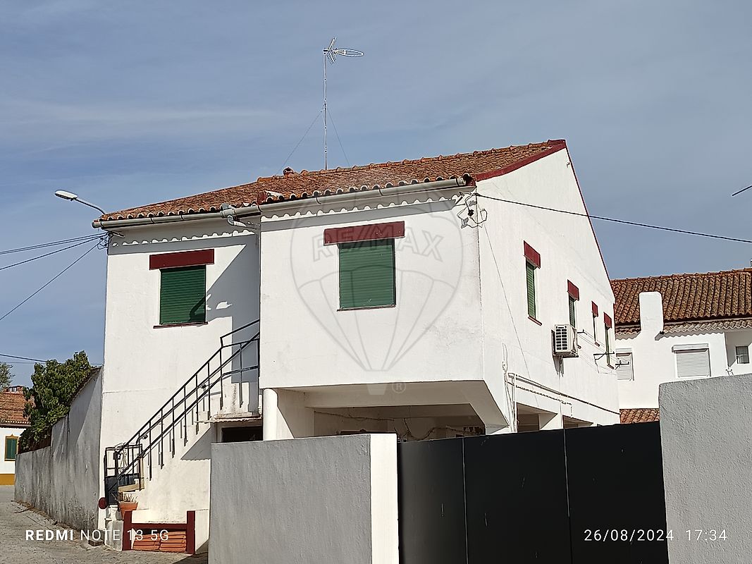 Дом с 3 спальнями в Фронтейра, Португалия № 170597