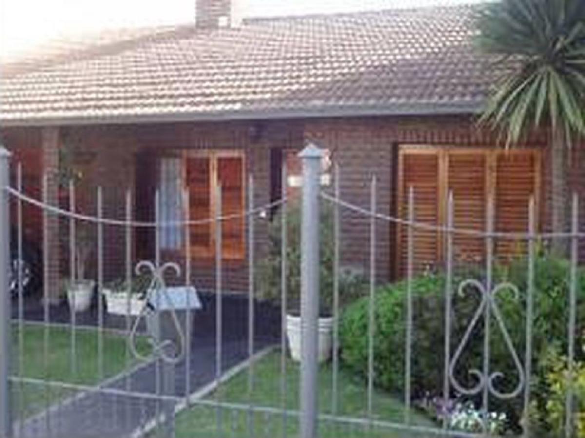 3 bedrooms House in Mar del Plata, Argentina No. 84659