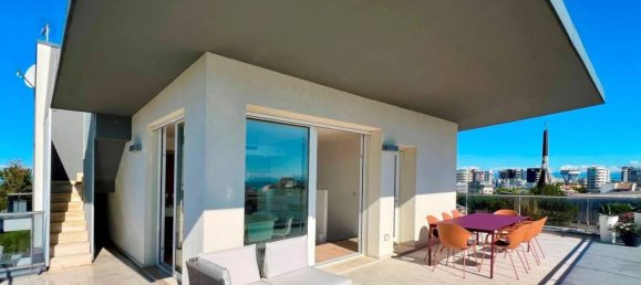 Penthouse T4 em Udine, Italy N.º 333015 11