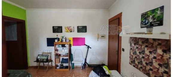 Casa de 11 divisões em Pomezia, Italy N.º 16321 17