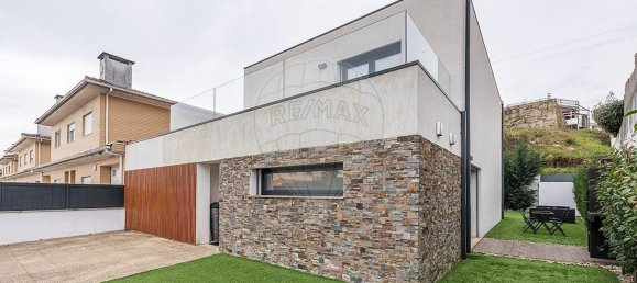 3 bedrooms House in Brito, Portugal No. 187272 11