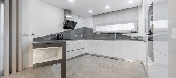 3 bedrooms House in Brito, Portugal No. 187272 27