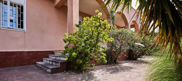 5 bedrooms Villa in Carini, Italy No. 336268 3