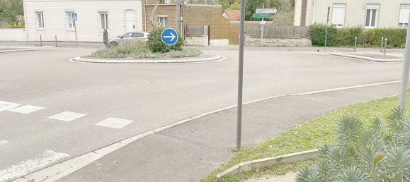 Estudio en La Chapelle-Saint-Luc, France No. 234356 16