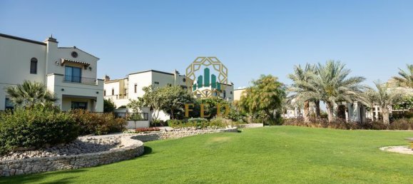 3 bedrooms Villa in Mirdif, UAE No. 8215 15