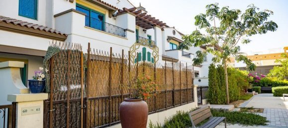 3 bedrooms Villa in Mirdif, UAE No. 8215 20