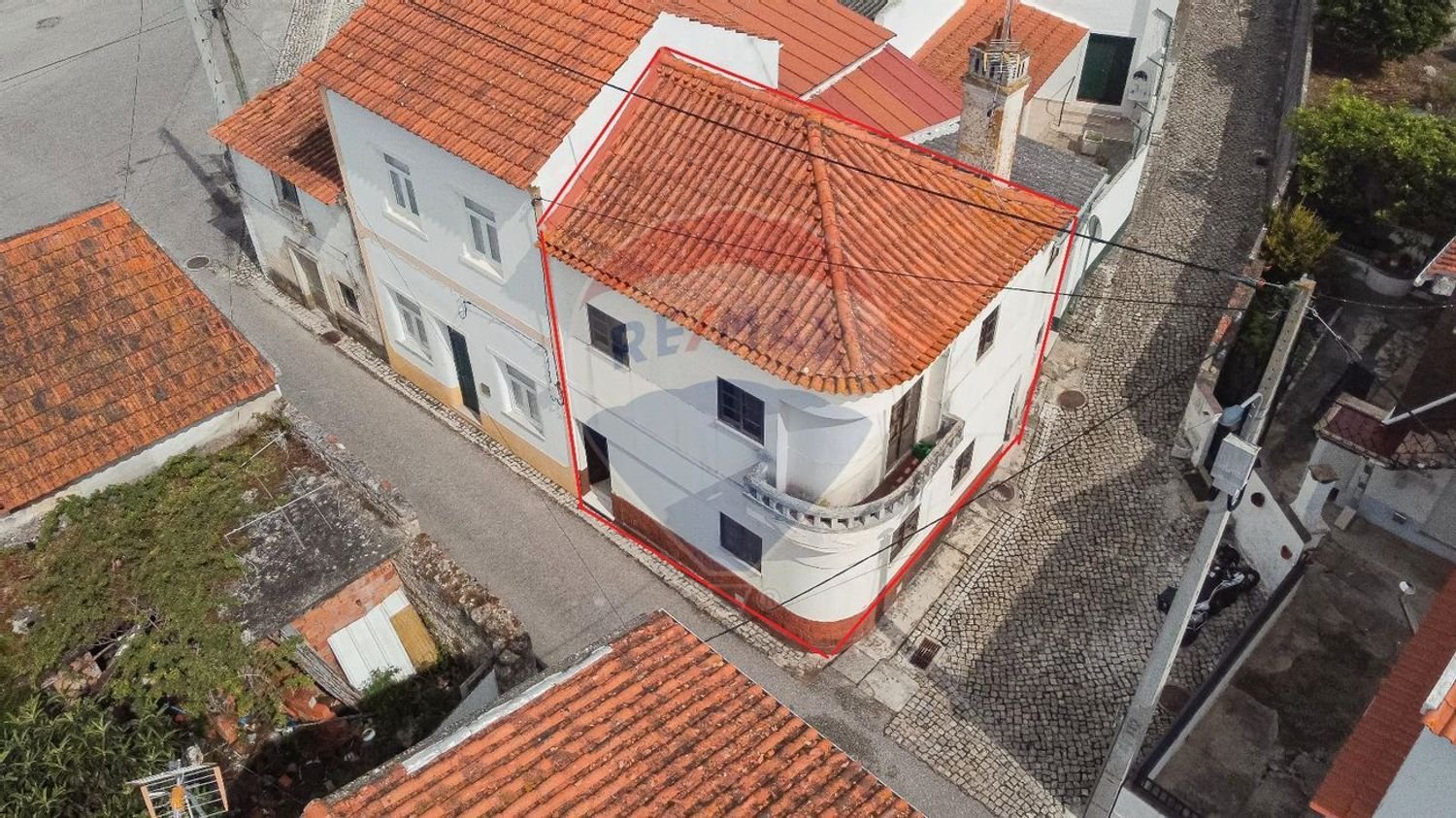 Casa de 3 dormitorios en Alcobaca, Portugal No. 22743