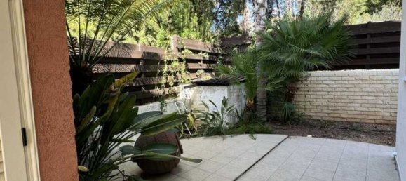 Villa de 4 dormitorios en Pyrgos, Cyprus No. 13872 2