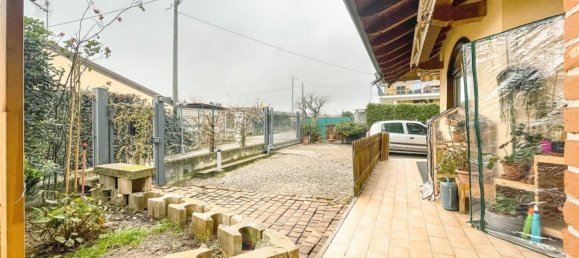 5 bedrooms House in Oleggio, Italy No. 377476 26