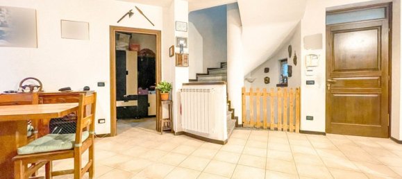 5 bedrooms House in Oleggio, Italy No. 377476 12