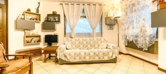 5 bedrooms House in Oleggio, Italy No. 377476 2