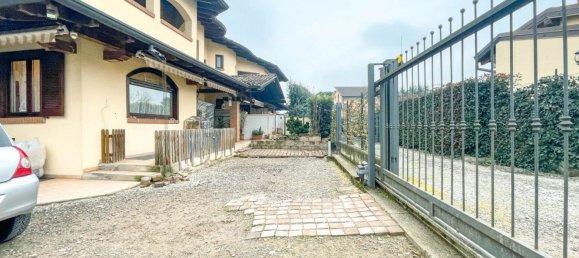 5 bedrooms House in Oleggio, Italy No. 377476 27