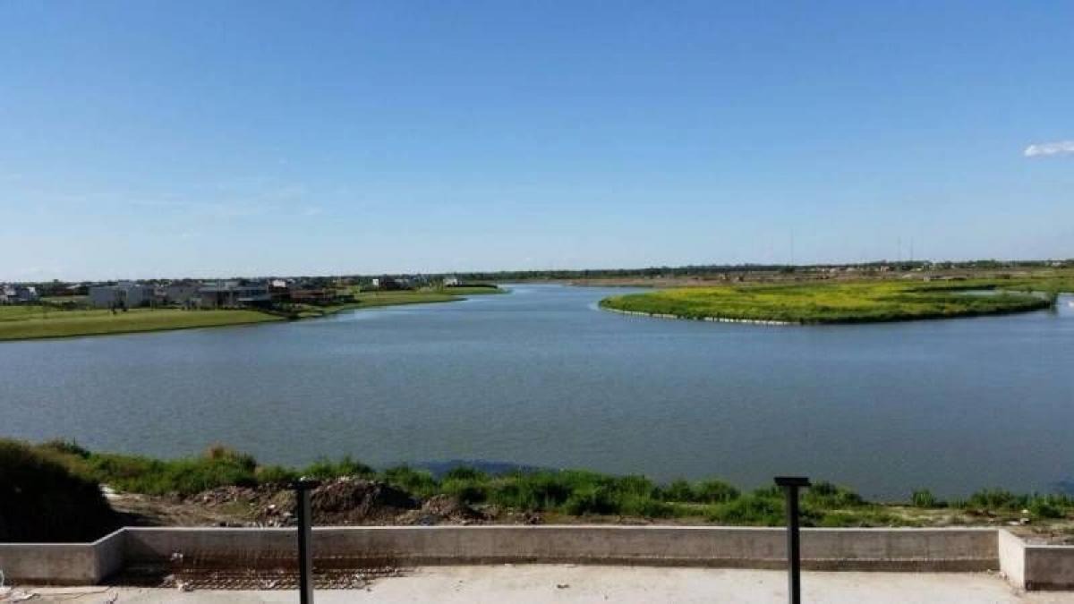 Studio in Tigre, Argentina, Nr. 8679