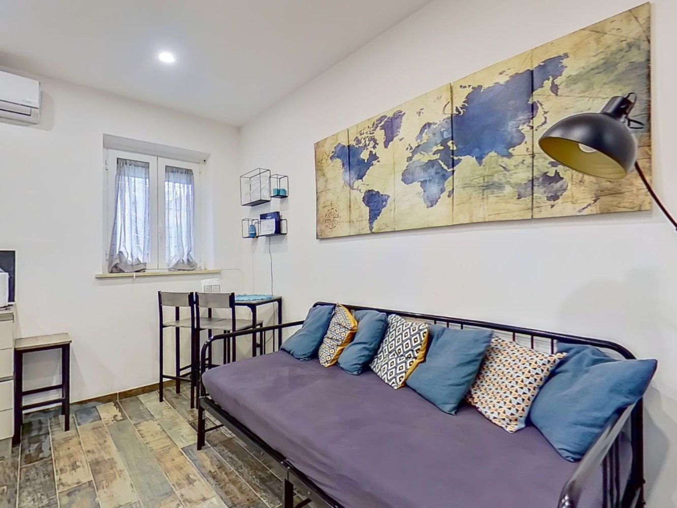 2 rooms Apartment in Rome, Italy No. 31185