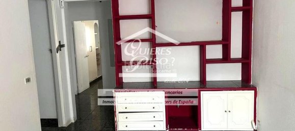 Apartamento de 3 dormitorios en Las Palmas De Gran Canaria, Spain No. 170381 4