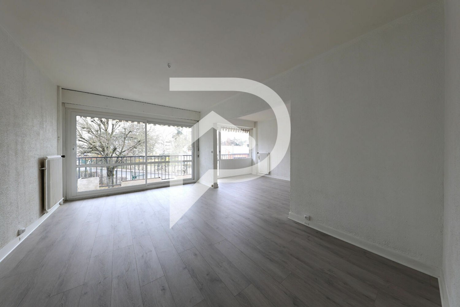 3 bedrooms Apartment in Evry, France No. 121554