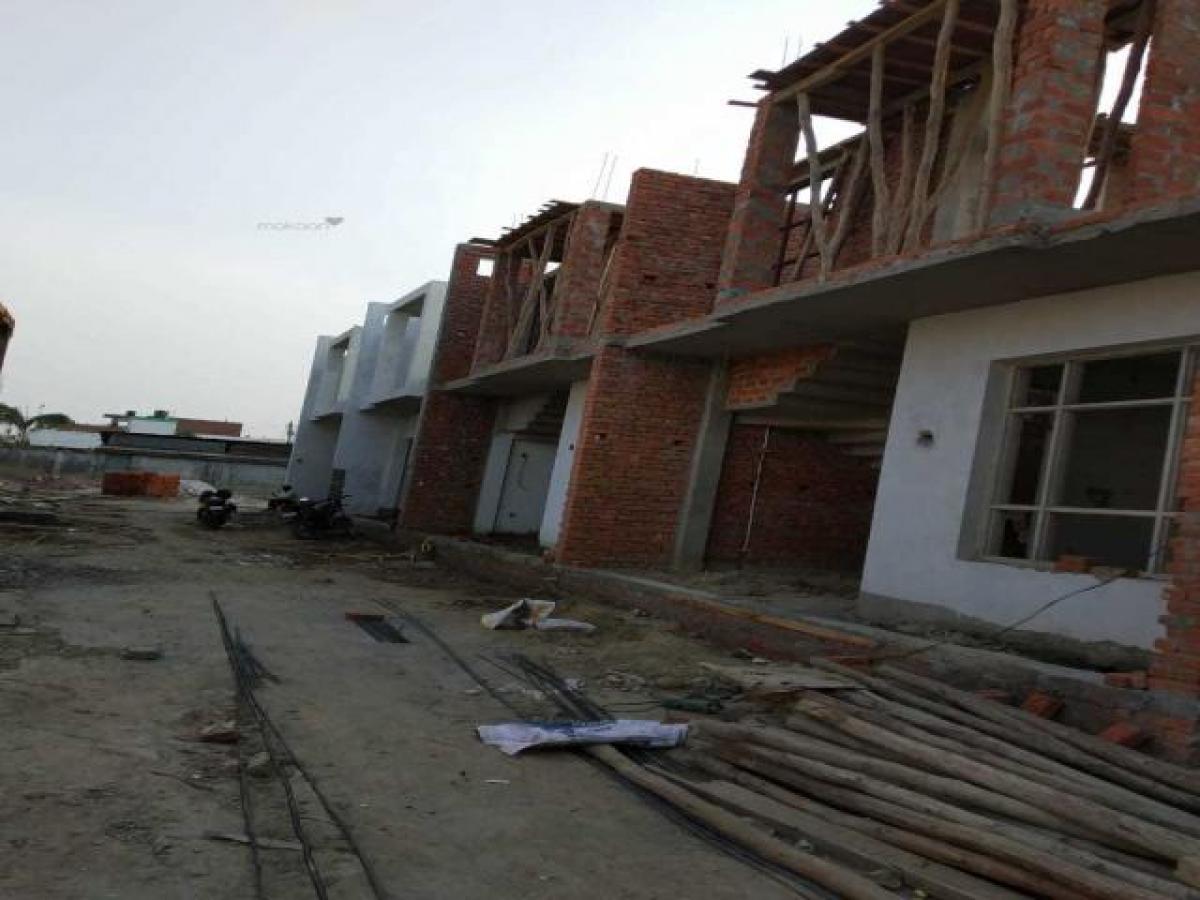 2 bedrooms House in Lucknow, India No. 21301