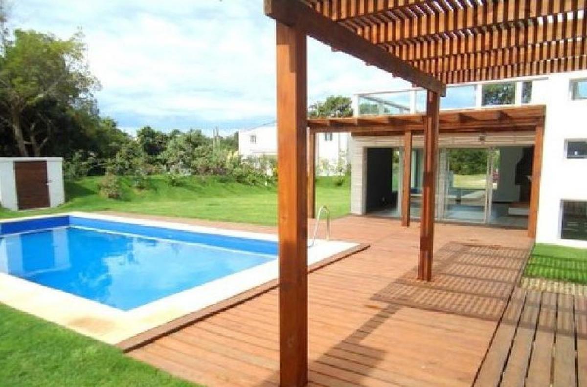 4 bedrooms House in Maldonado, Uruguay No. 11581