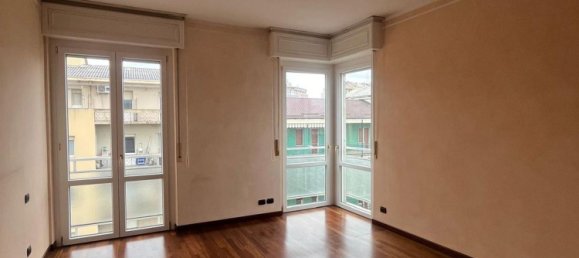Apartamento de 4 habitaciónes en Vercelli, Italy No. 213681 17