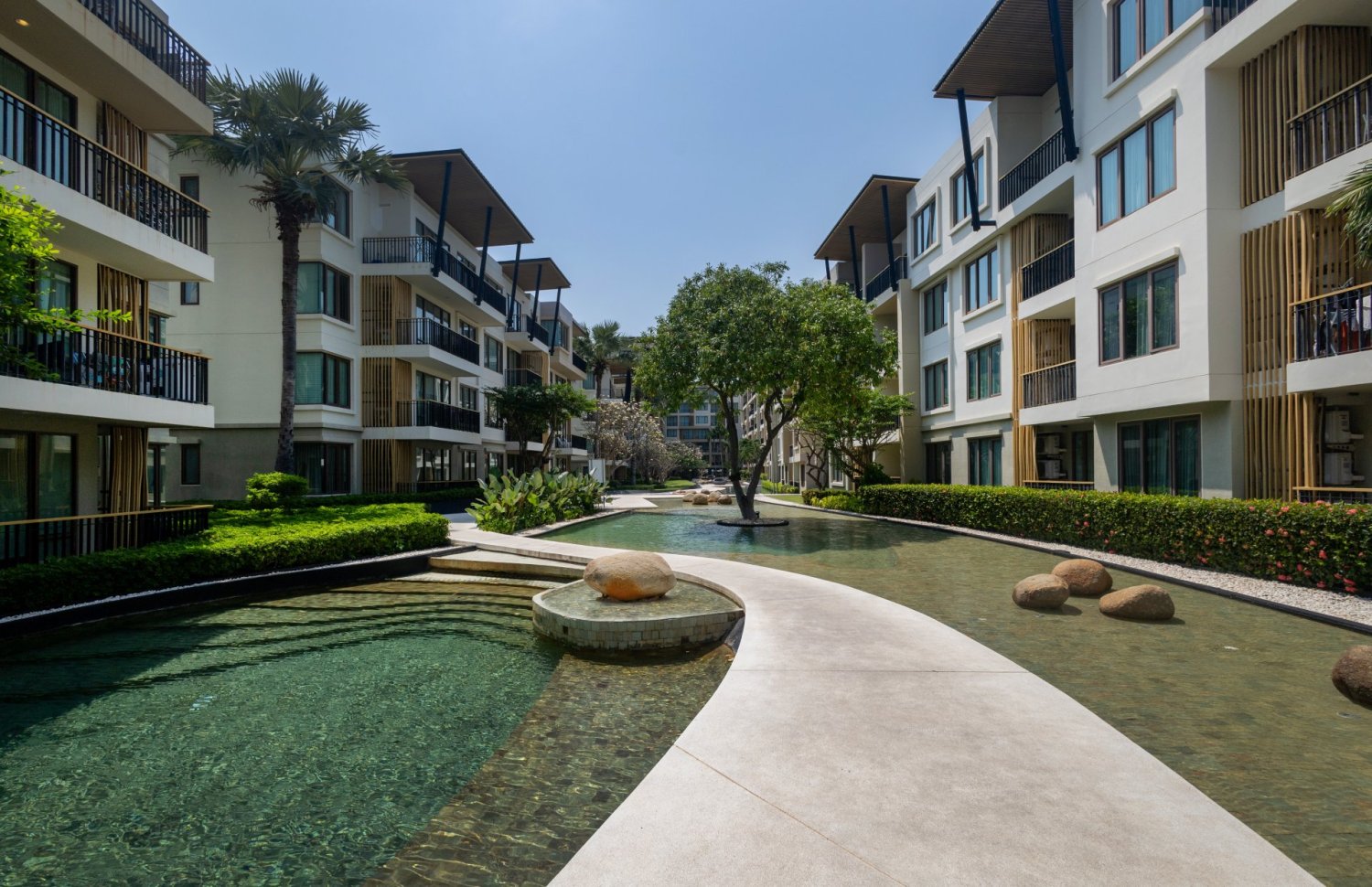 3 bedrooms Condo in Hua Hin, Thailand No. 6889