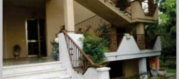 3 bedrooms Apartment in Lendinara, Italy No. 351127 2