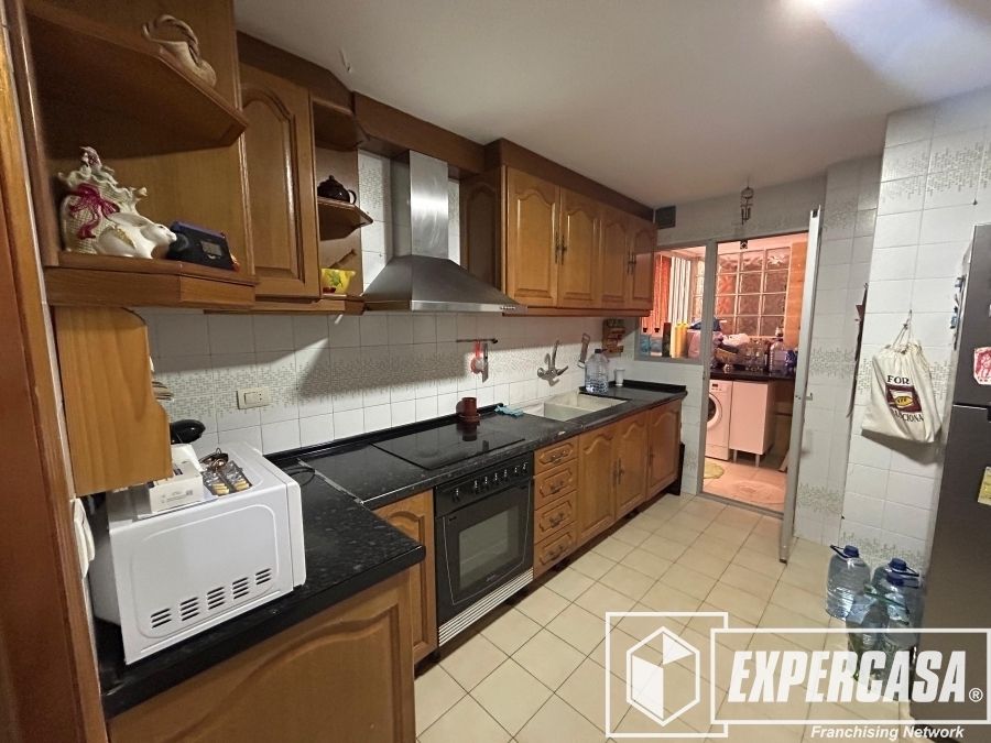 4 bedrooms Apartment in Lliria, Spain No. 193340