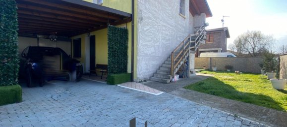 3 rooms Apartment in Salgareda, Italy No. 34245 33